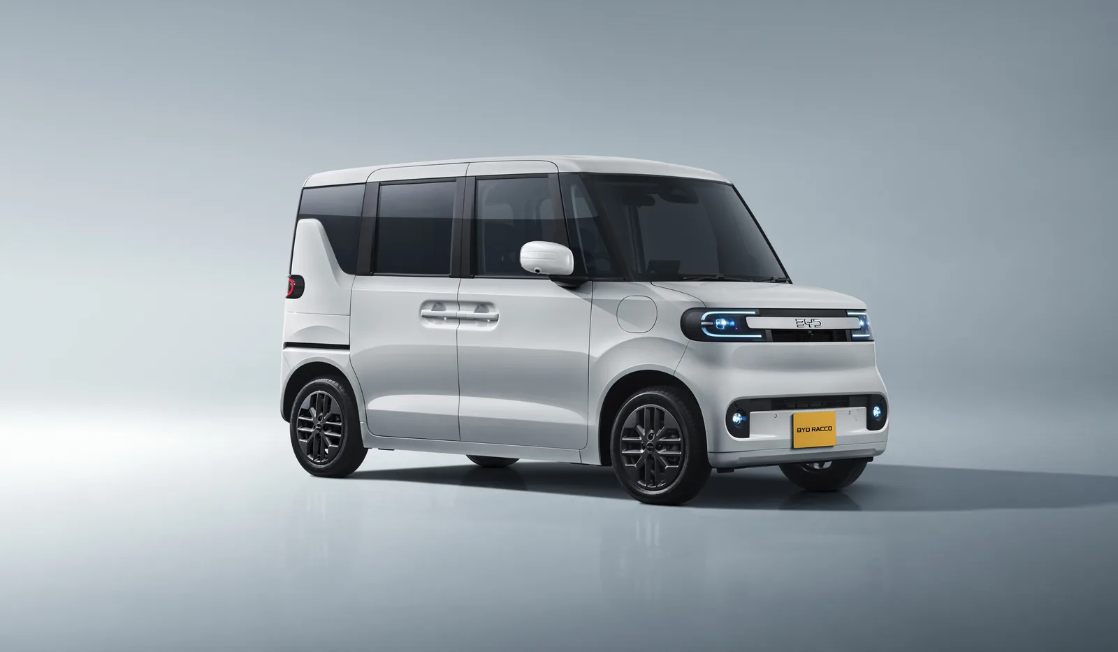 BYD RACCO（ホワイト）のフロントサイドビュー